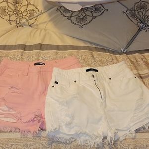Bundle of 2 highwaist shorts